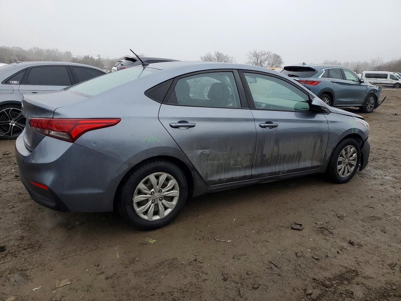 2020 Hyundai Accent Se - Фото 3