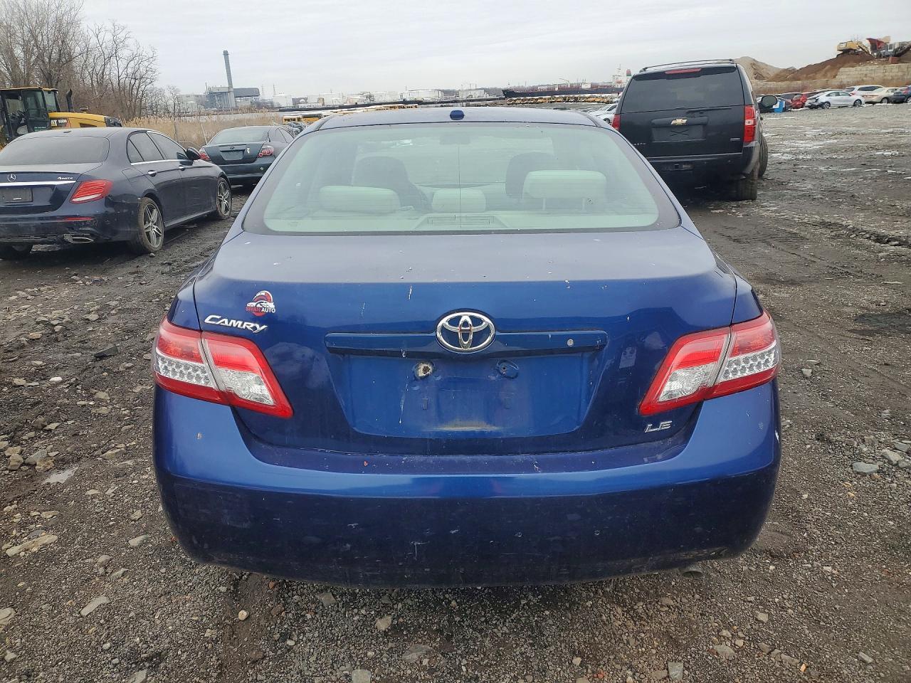 2010 Toyota Camry Le - Фото 6