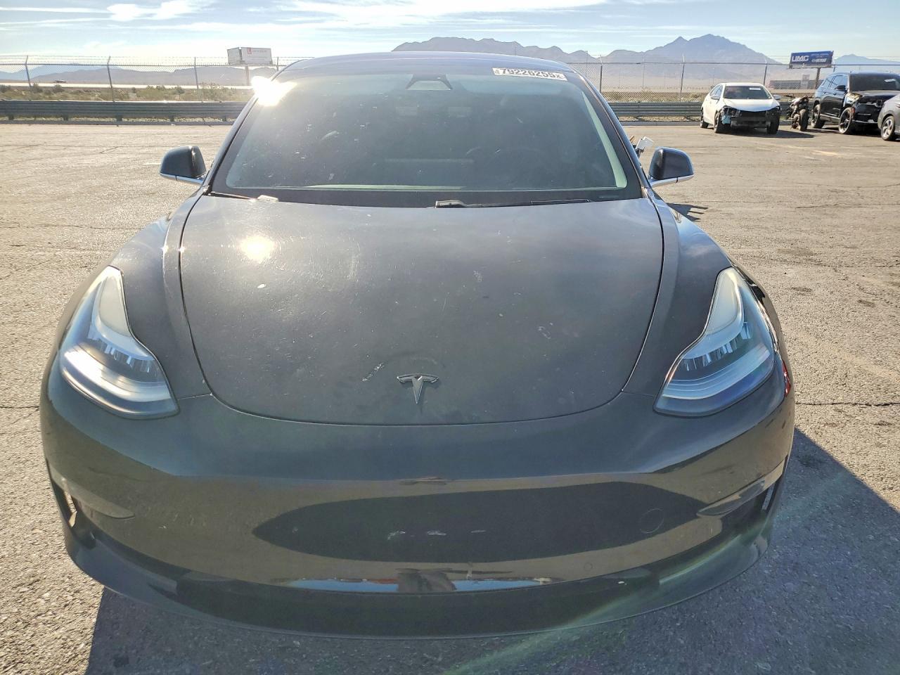 2018 Tesla Model 3 - Фото 5