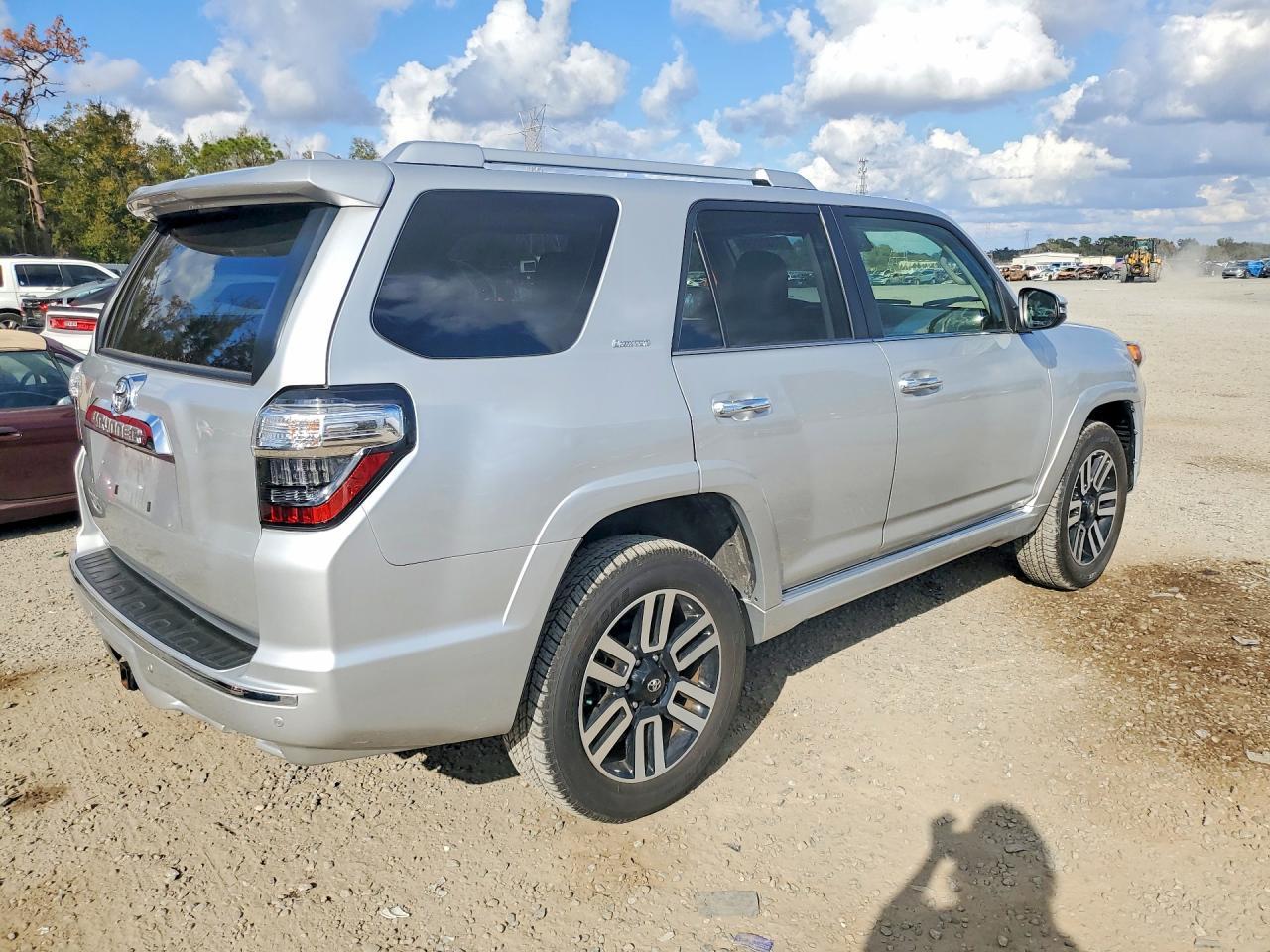 2024 Toyota 4Runner Limited - Фото 3