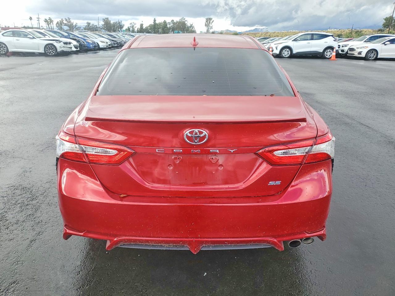 2020 Toyota Camry Se - Фото 6