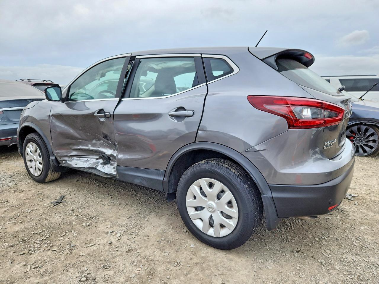 2020 Nissan Rogue Sport S - Фото 2