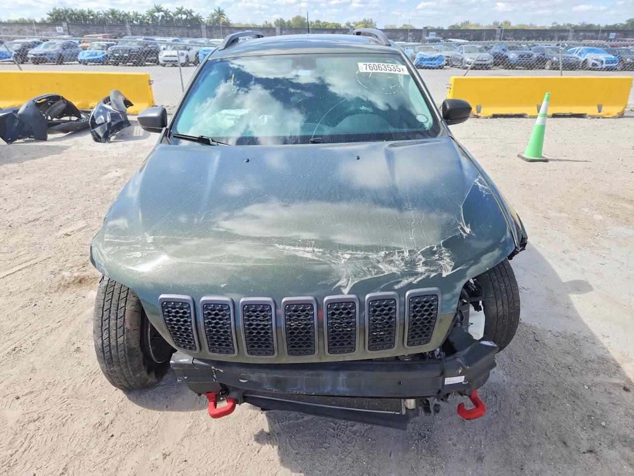 2019 Jeep Cherokee Trailhawk - Image 5