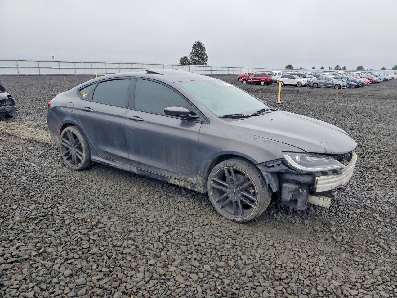 2016 Chrysler 200 S - Image 4