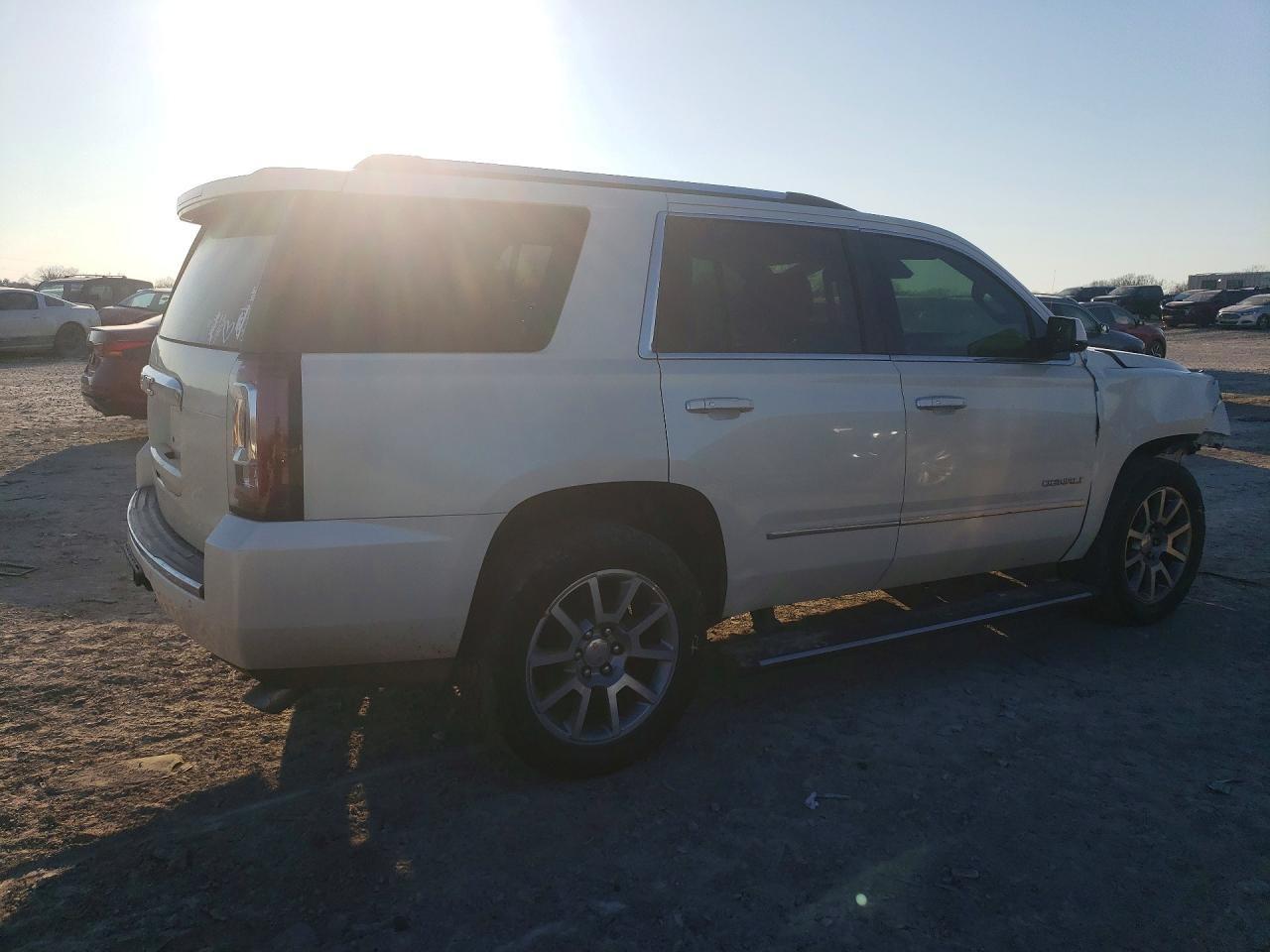 2015 GMC Yukon Denali - Фото 3