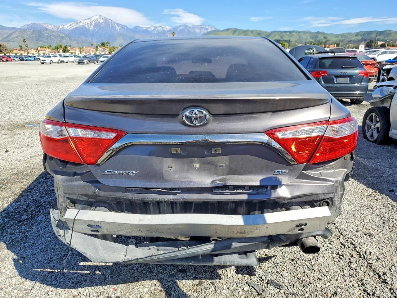2015 Toyota Camry Hybrid Le - Фото 6
