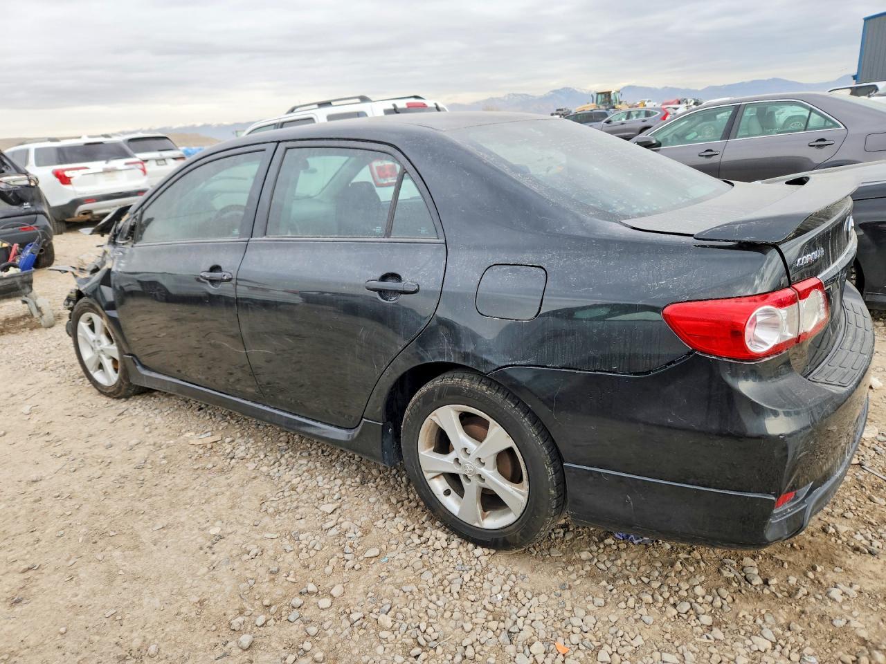 2013 Toyota Corolla Base - Фото 2