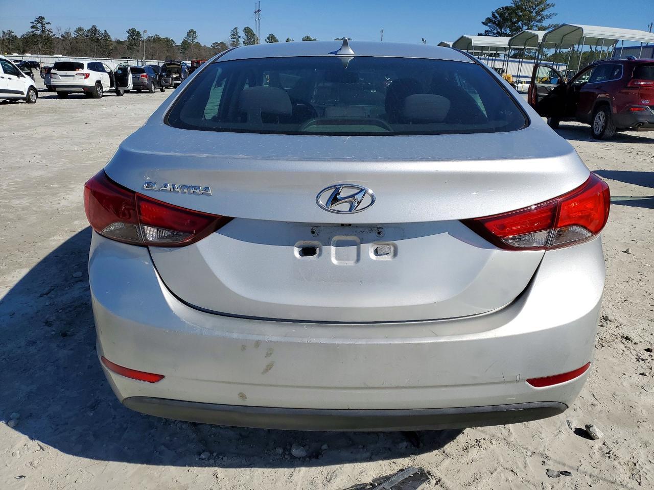 2015 Hyundai Elantra Se - Фото 6