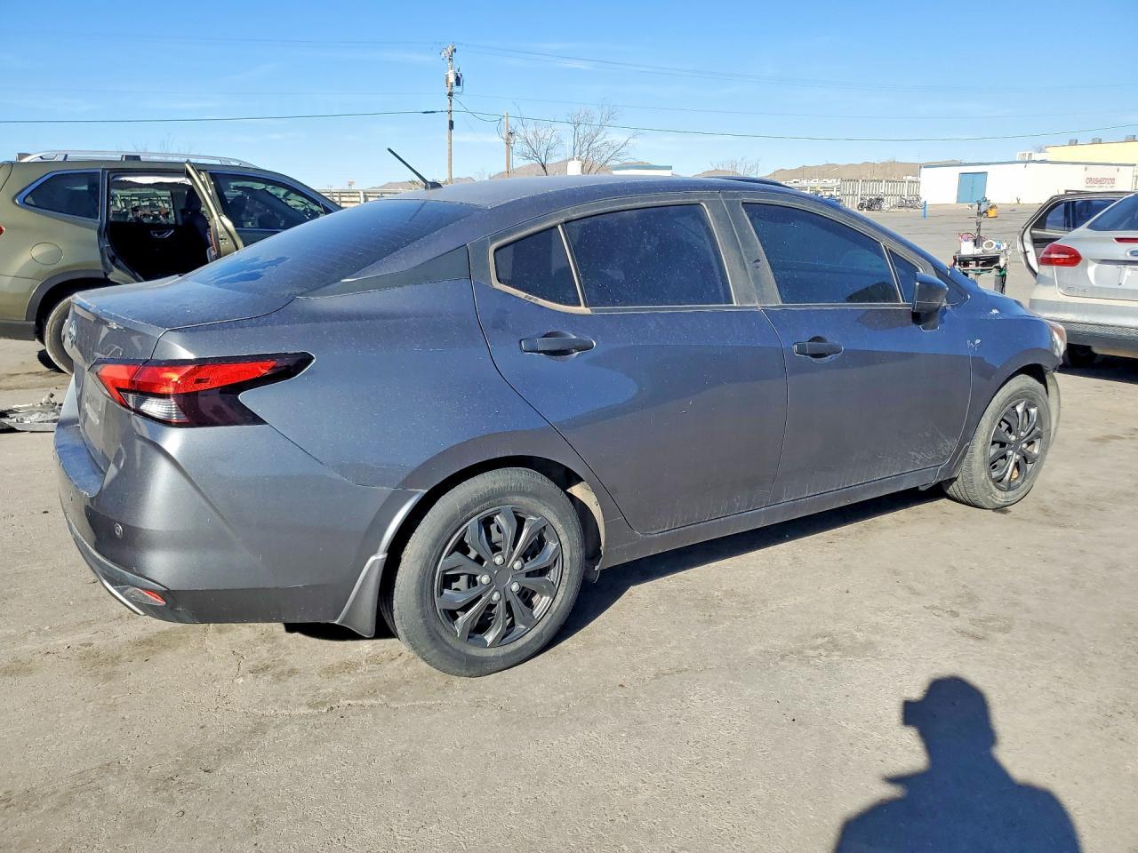 2021 Nissan Versa S - Image 3