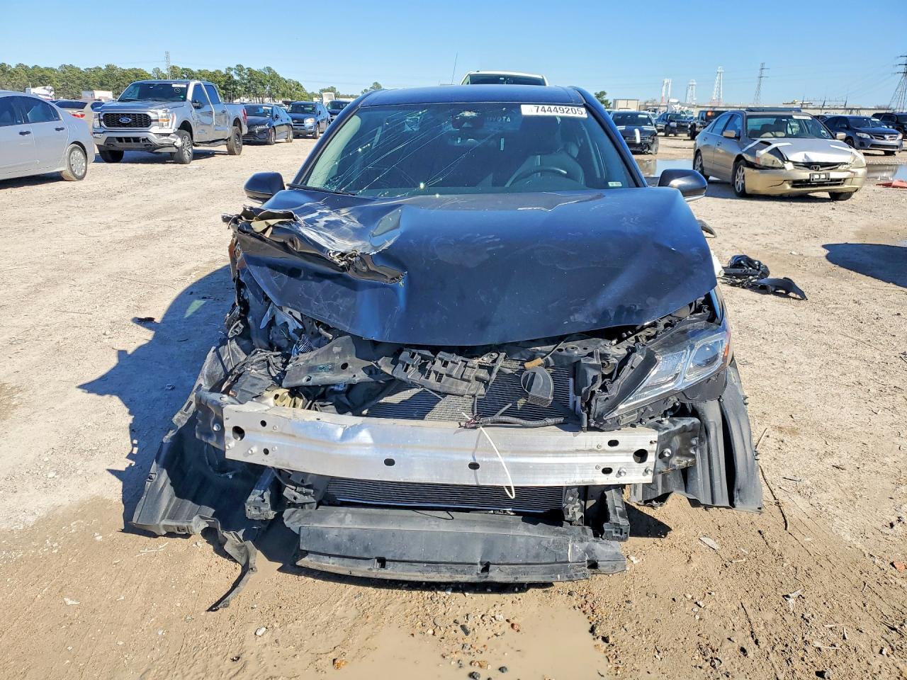 2020 Toyota Camry Se - Фото 5