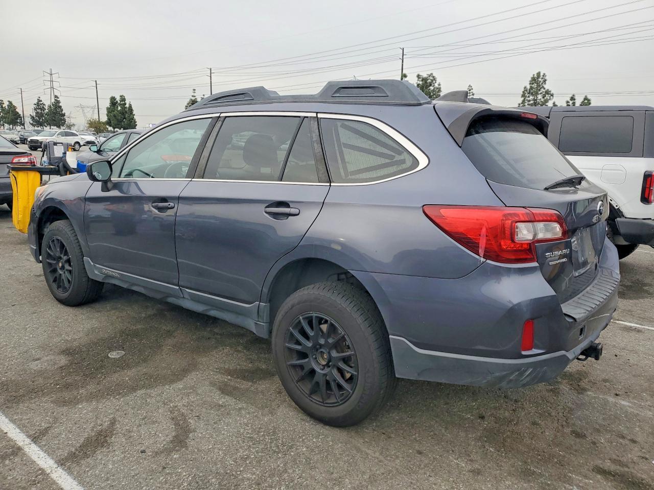 2017 Subaru Outback 2.5I Premium - Фото 2