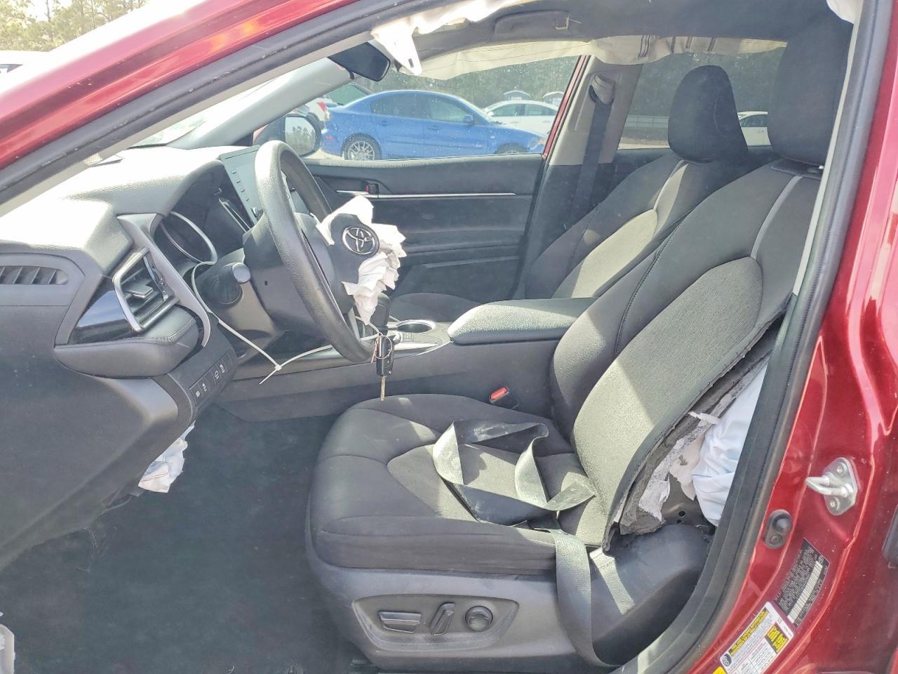 2022 Toyota Camry Le - Фото 7