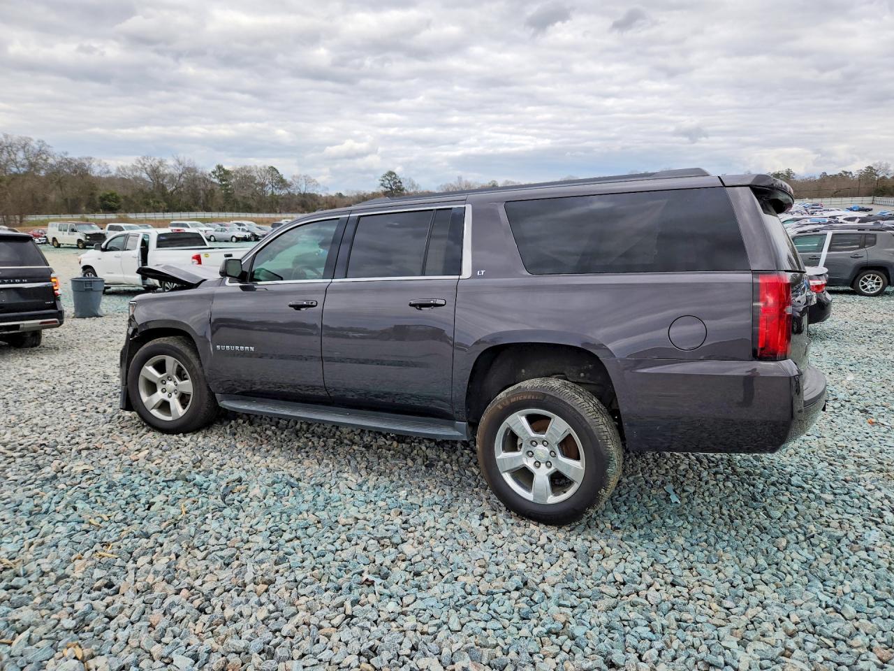 2017 Chevrolet Suburban C1500 Lt - Фото 2