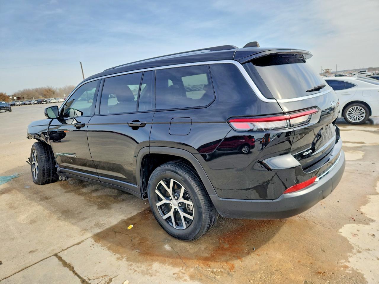 2023 Jeep Grand Cherokee L Limited - Image 2