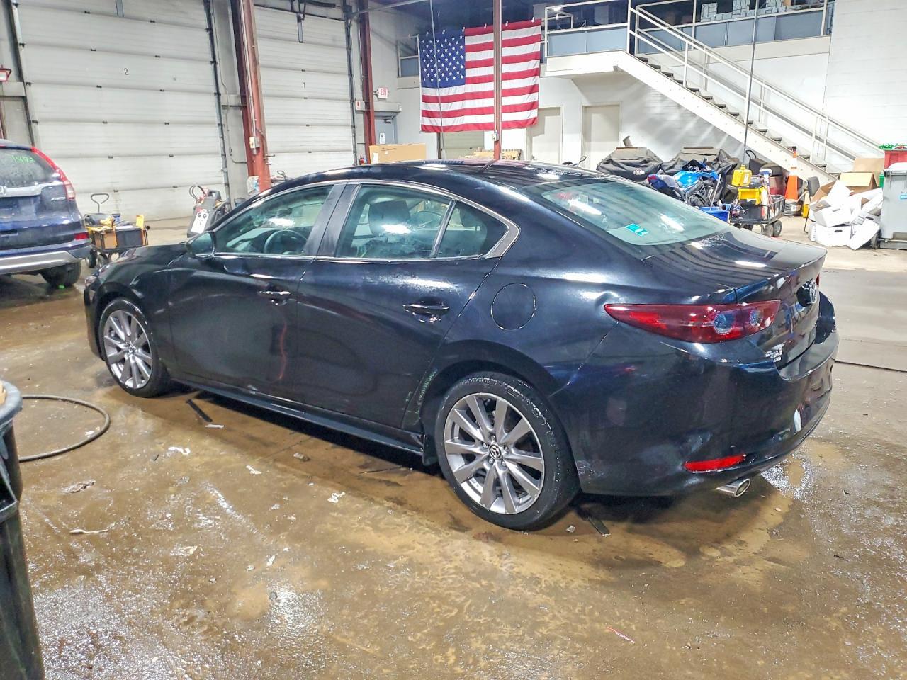 2021 Mazda 3 Preferred - Фото 2