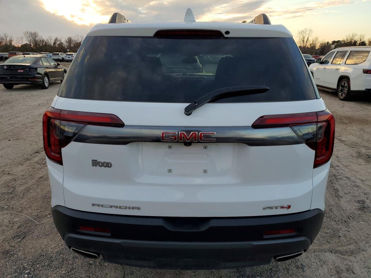 2023 GMC Acadia At4 - Фото 6