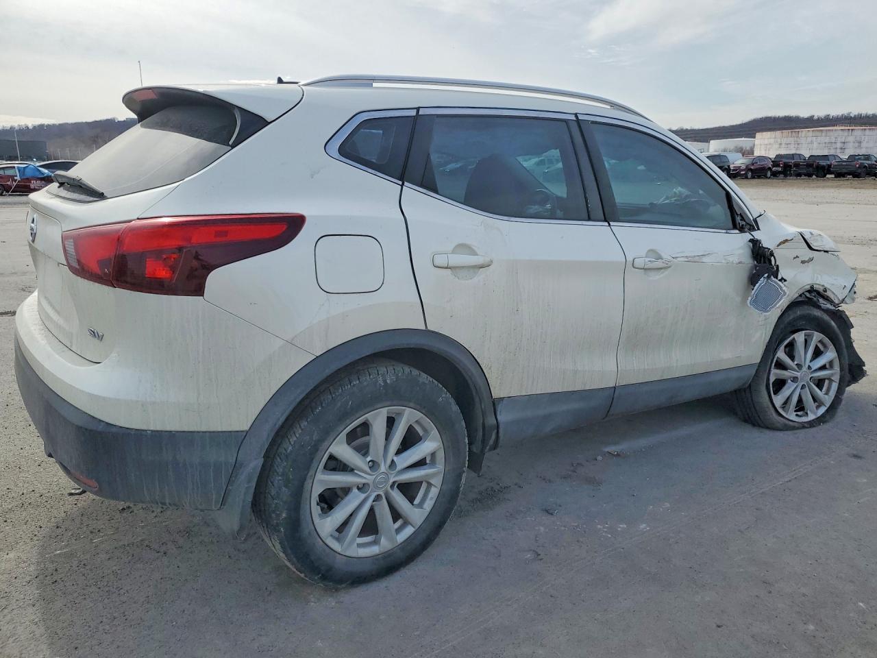 2018 Nissan Rogue Sport S - Фото 3