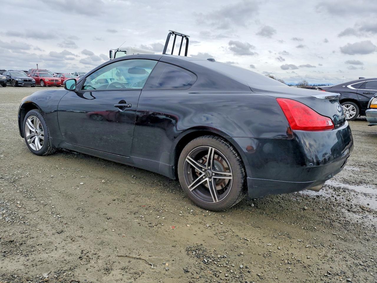 2010 Infiniti G37 - Image 2