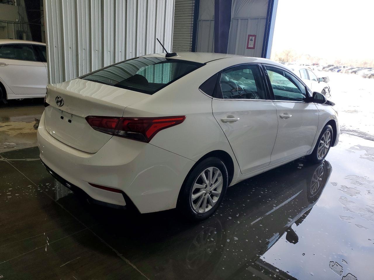 2022 Hyundai Accent Sel - Фото 3