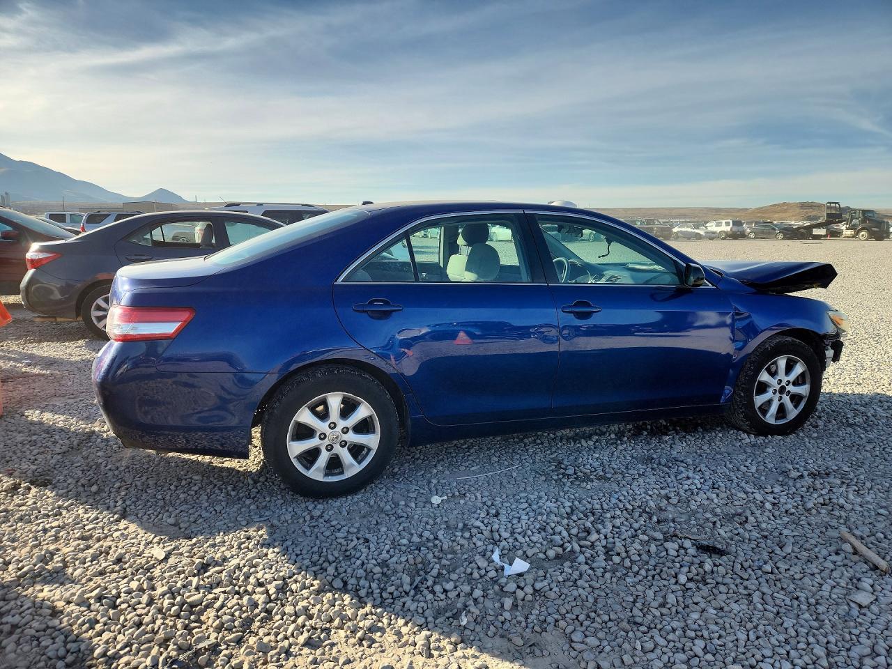 2010 Toyota Camry Le - Фото 3
