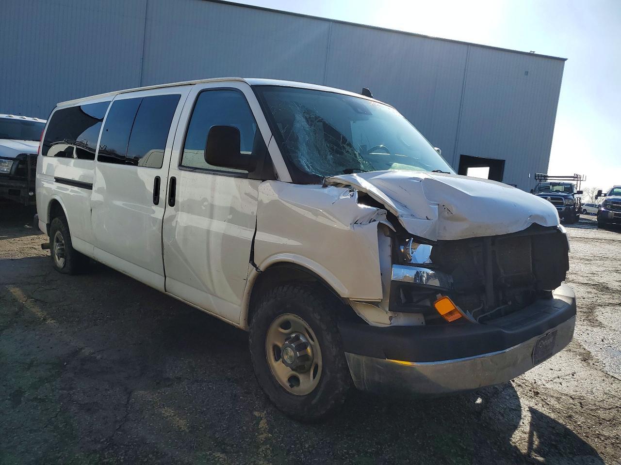 2020 Chevrolet Express G3500 Lt - Image 4