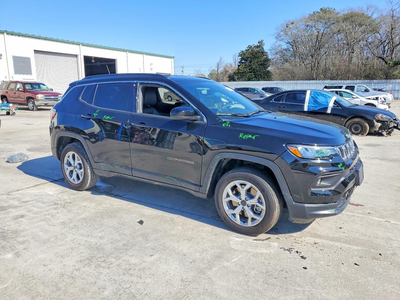 2025 Jeep Compass Latitude - Фото 4