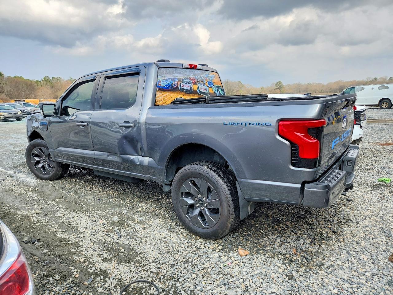 2025 Ford F150 Lightning Xlt - Фото 2