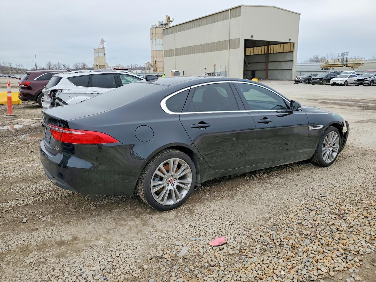 2020 Jaguar Xf Prestige - Image 3