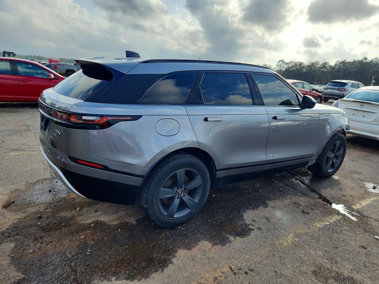 2020 Land Rover Range Rover Velar R-Dynamic S - Image 3