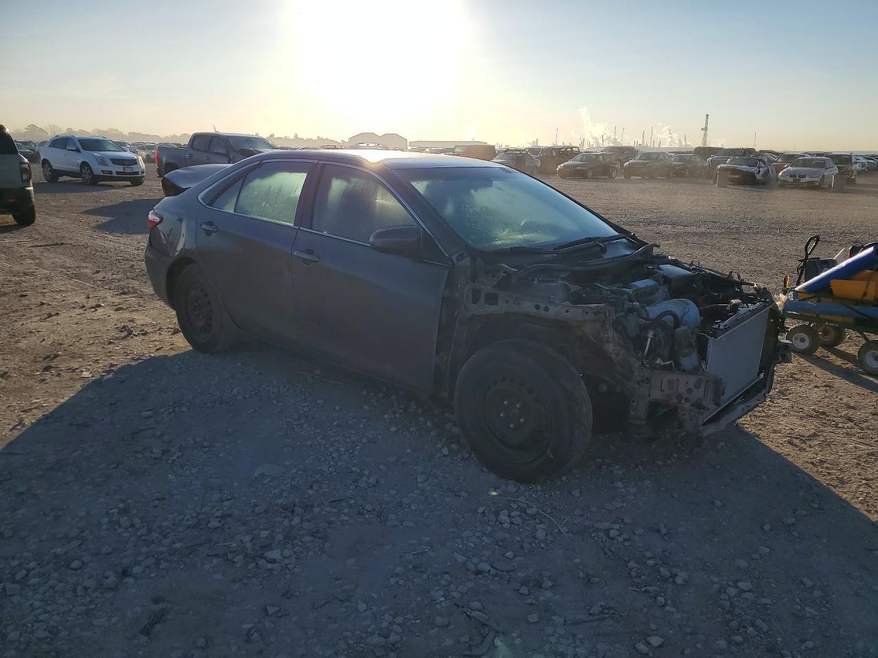 2015 Toyota Camry Le - Фото 4