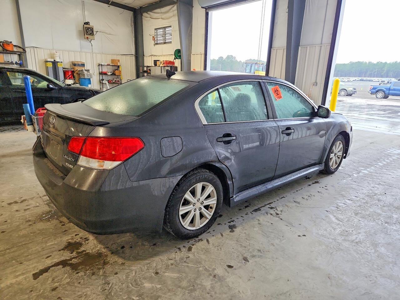 2011 Subaru Legacy 2.5I Premium - Фото 3