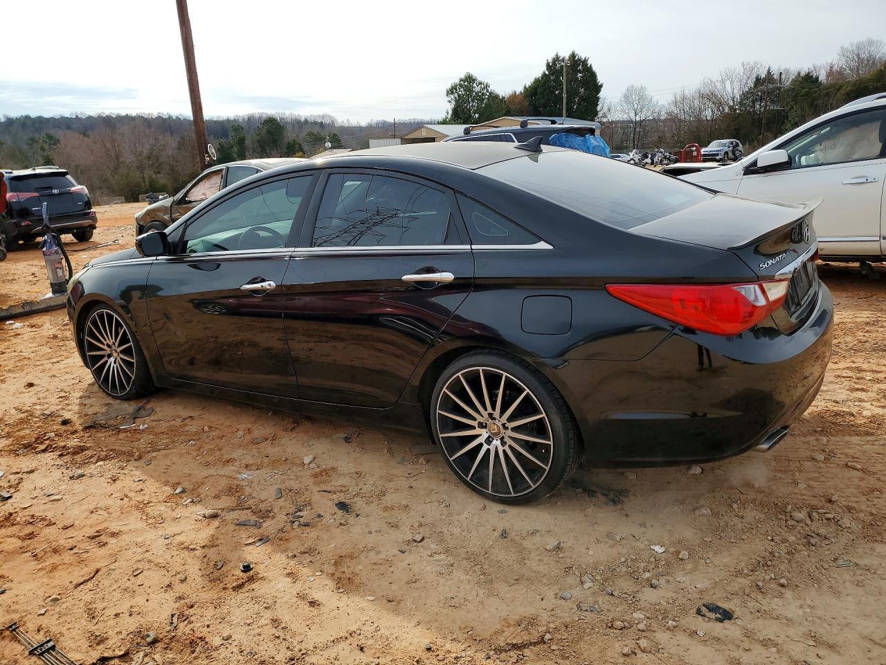 2011 Hyundai Sonata Se - Image 2
