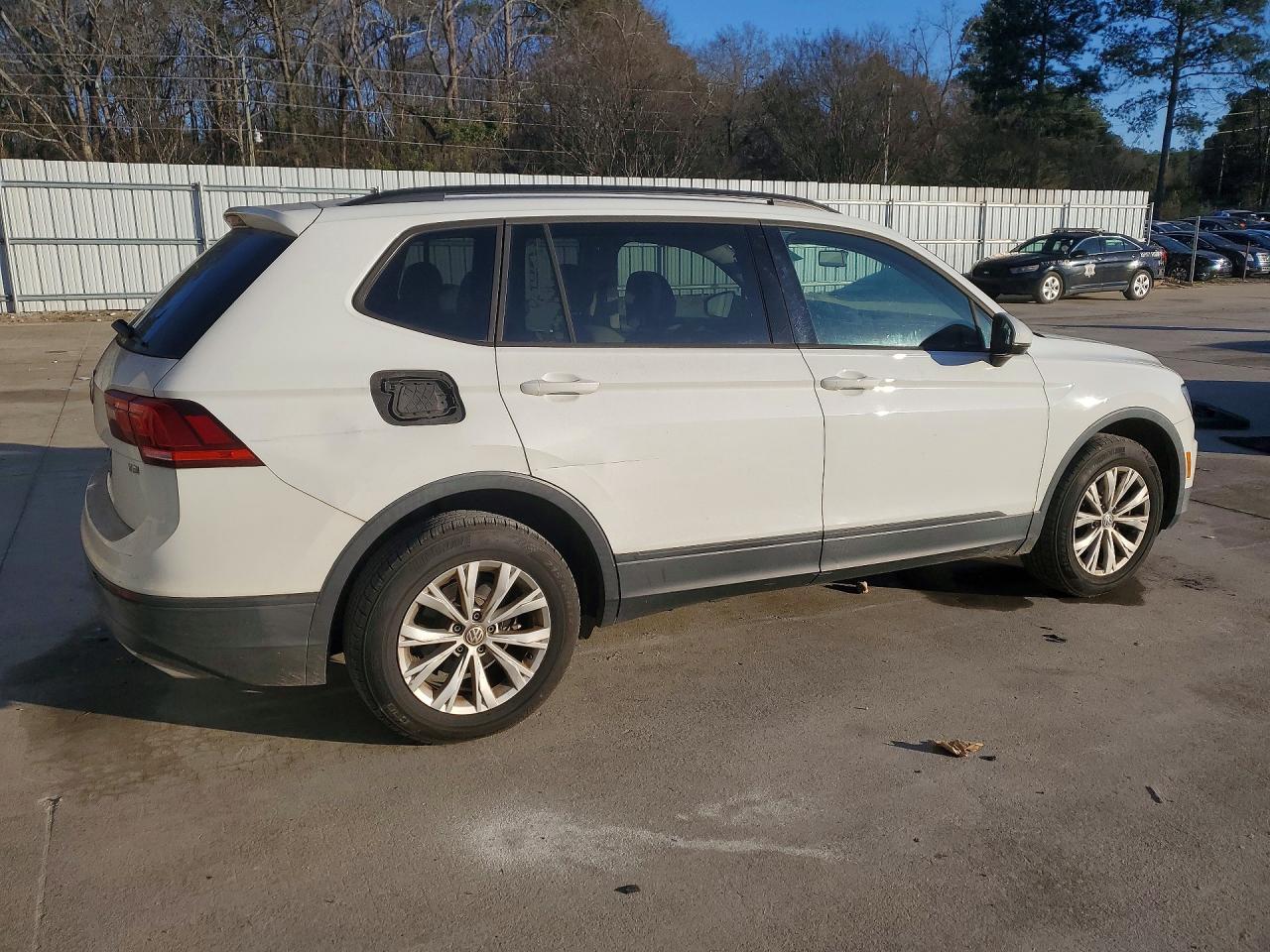 2018 Volkswagen Tiguan S - Image 3