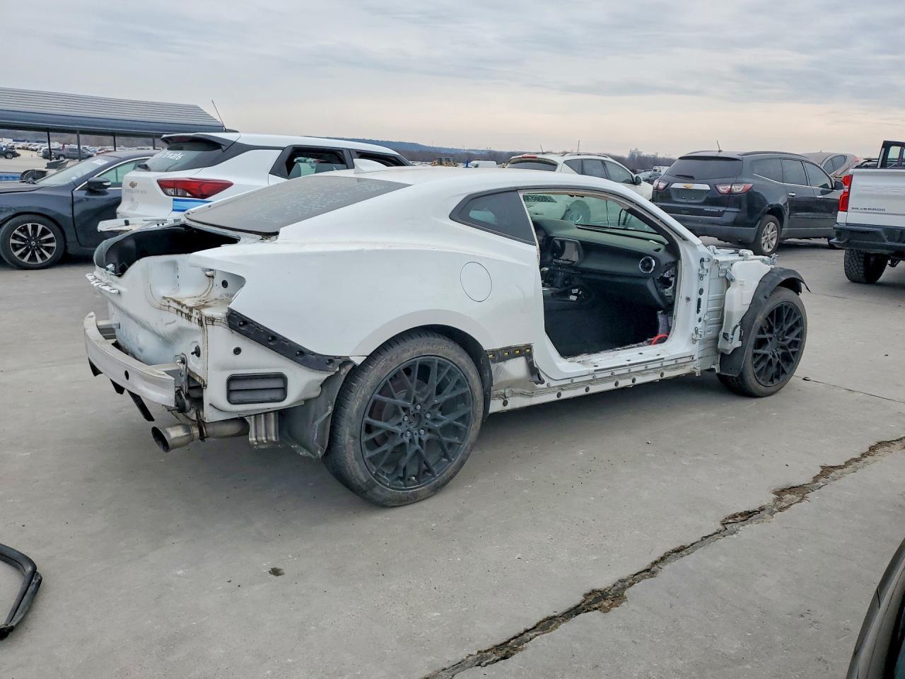 2019 Chevrolet Camaro Lt - Image 3
