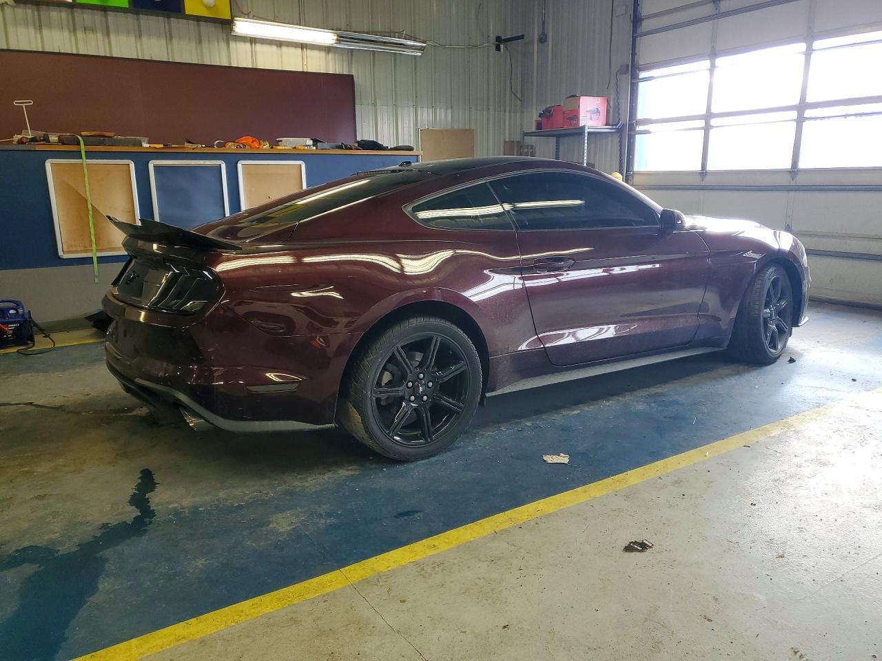 2018 Ford Mustang - Фото 3