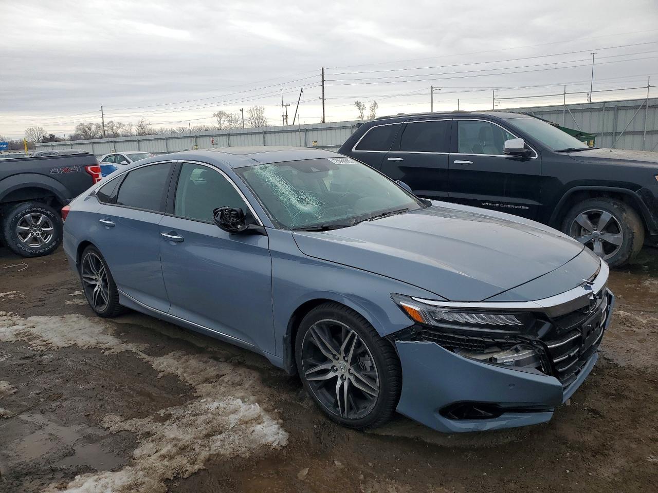2021 Honda Accord Touring Hybrid - Image 4