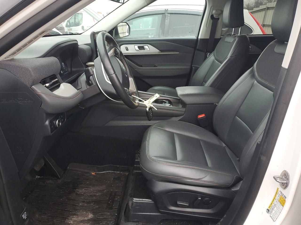 2025 Ford Explorer Active - Фото 7