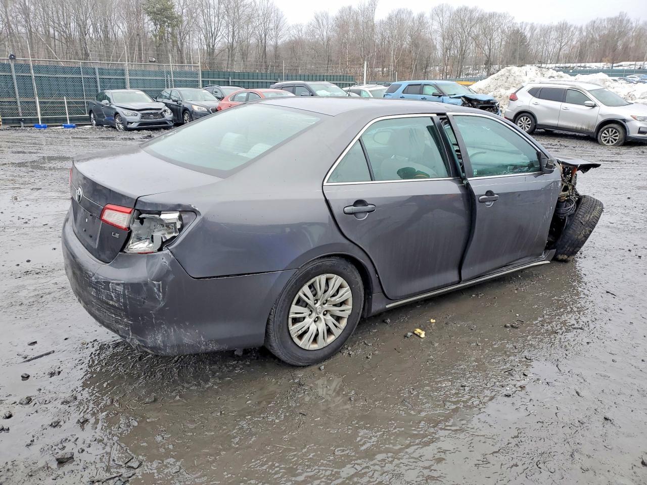 2012 Toyota Camry Base - Фото 3