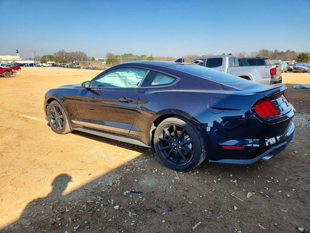 2021 Ford Mustang - Фото 2