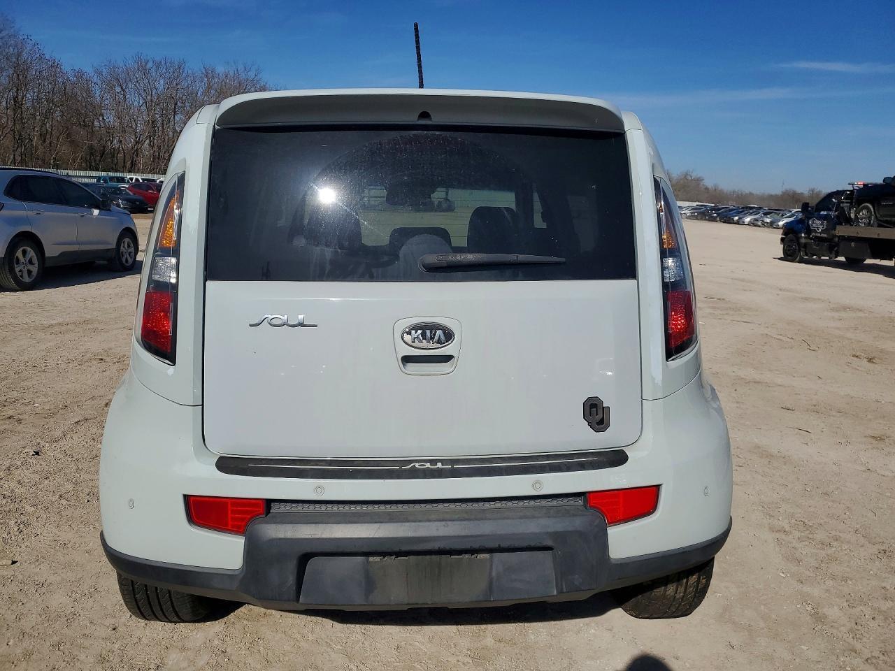 2010 Kia Soul + - Фото 6