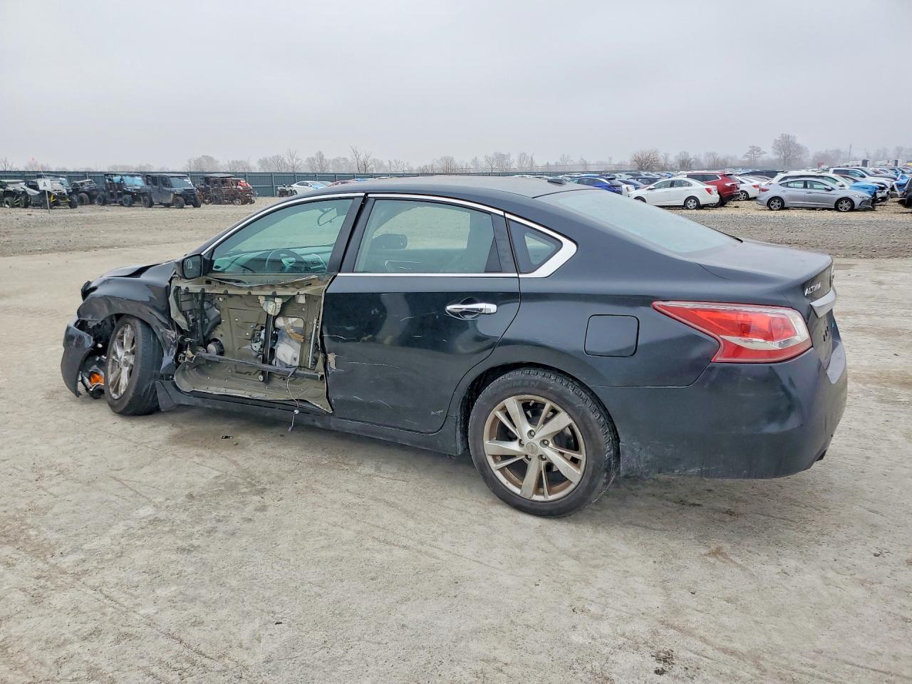 2013 Nissan Altima 2.5 - Фото 2