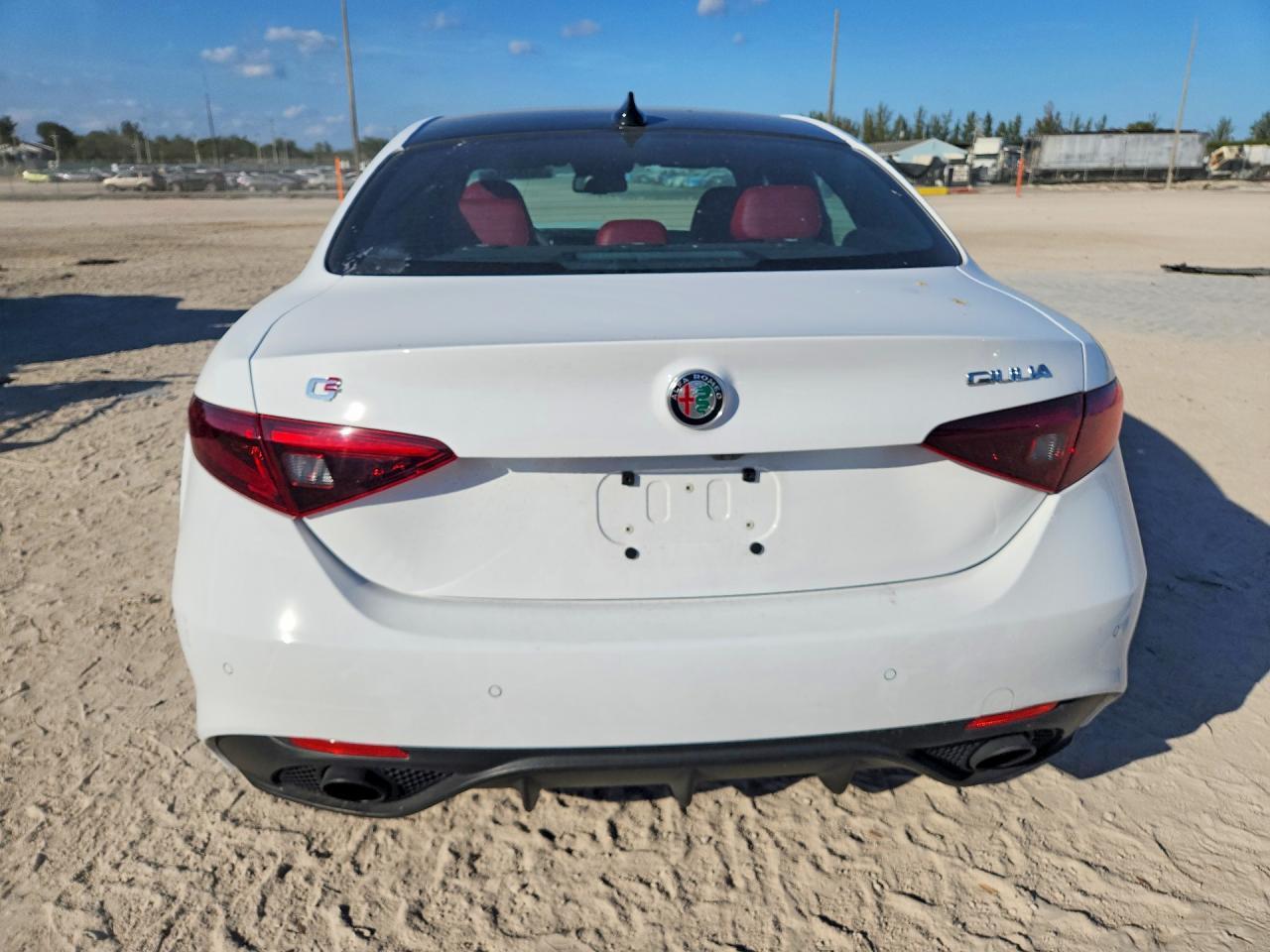 2023 Alfa Romeo Giulia Ti - Фото 6