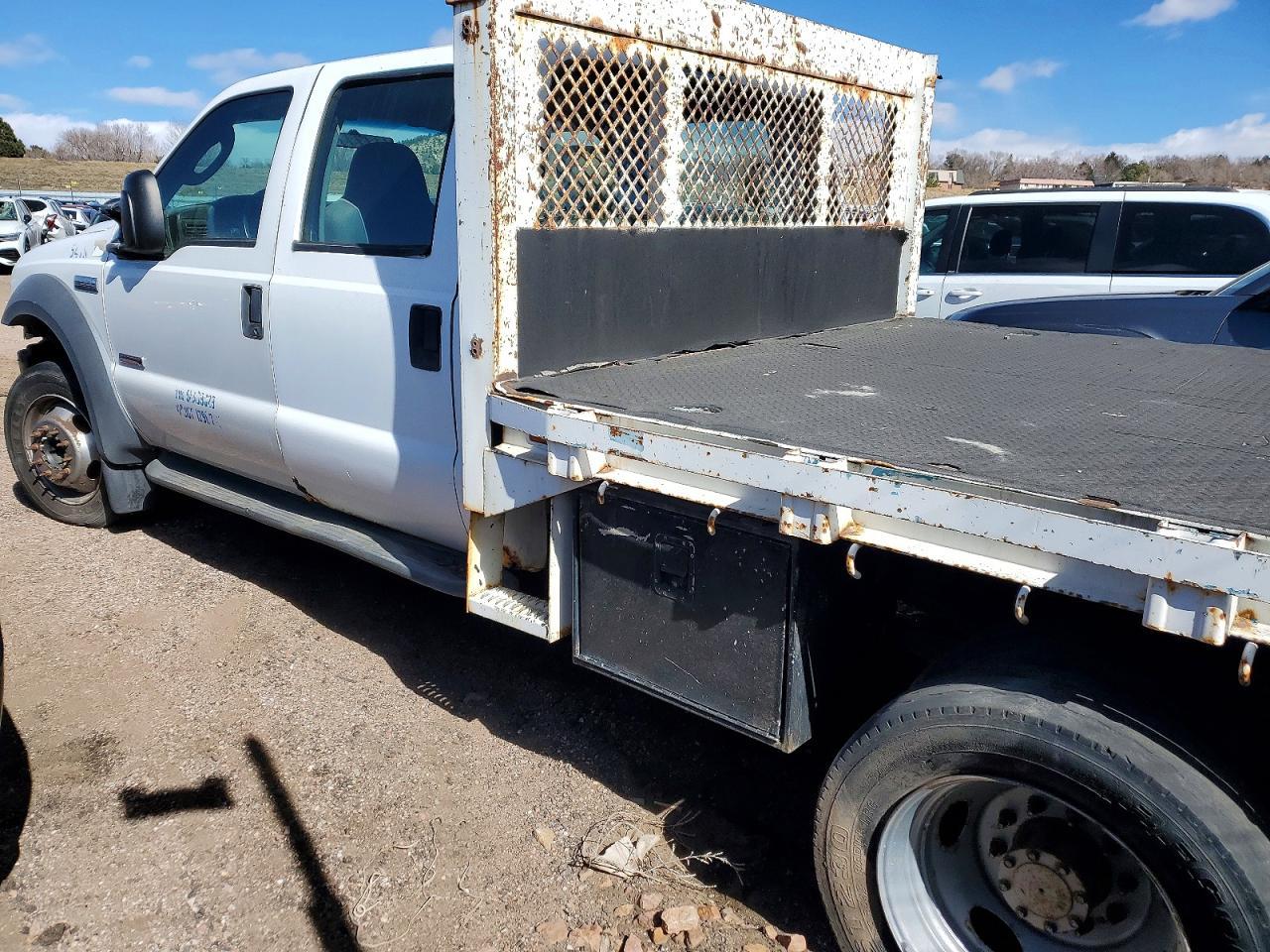 2007 Ford F550 Super Duty Flatbed Truck - Image 3