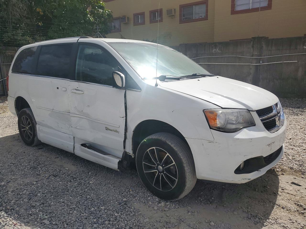 2017 Dodge Grand Caravan Sxt - Image 4