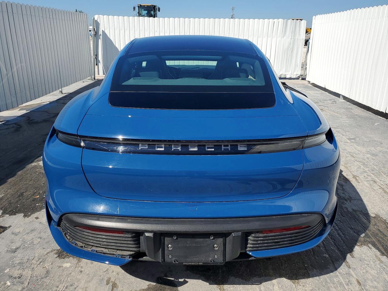 2022 Porsche Taycan - Фото 6