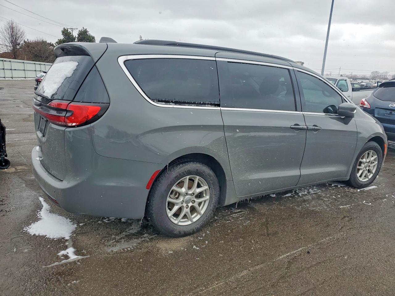 2022 Chrysler Pacifica Touring L - Фото 3