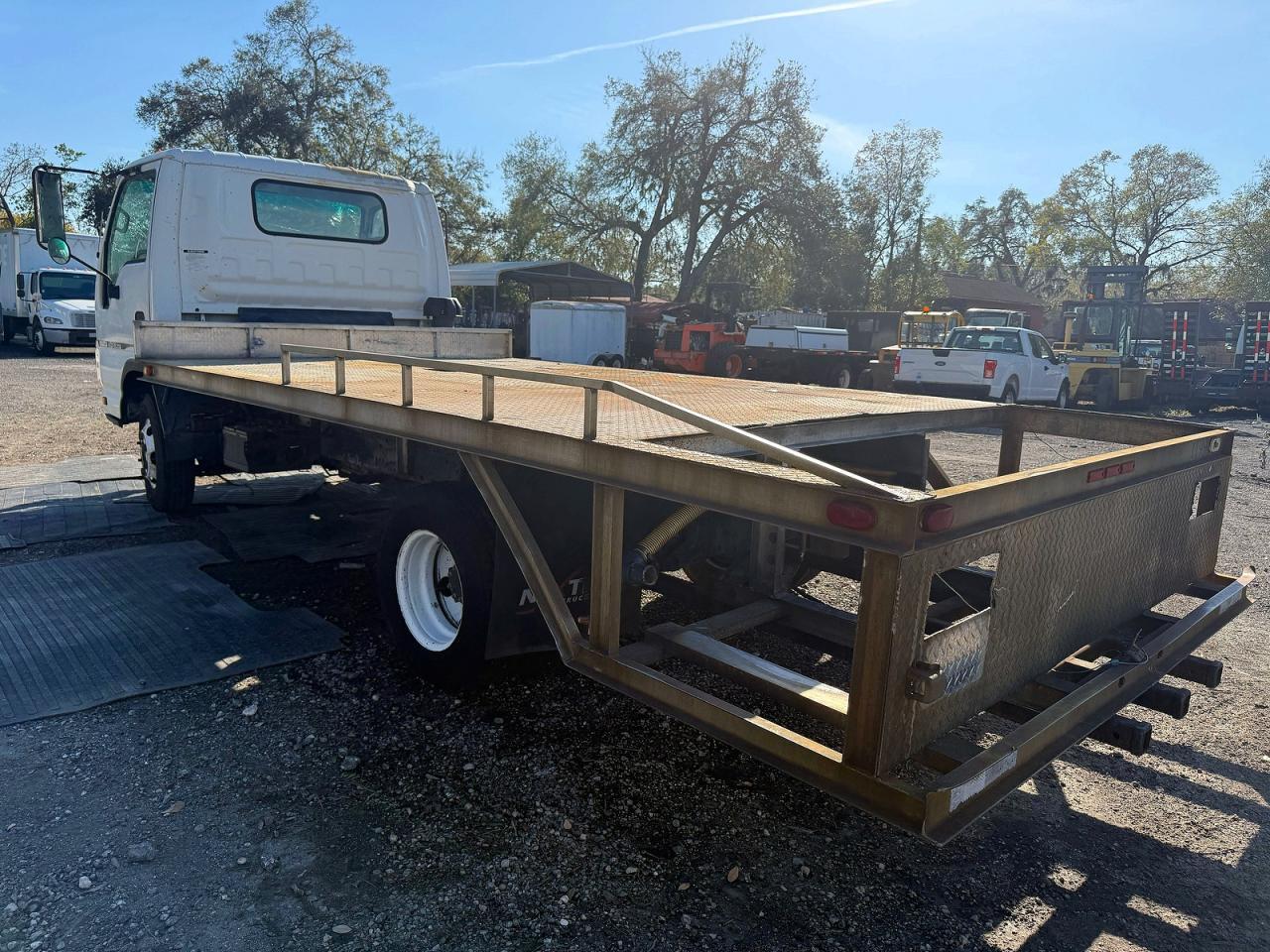 2007 Isuzu Npr - Image 3