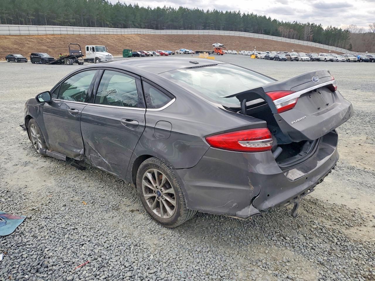 2017 Ford Fusion Se - Фото 2