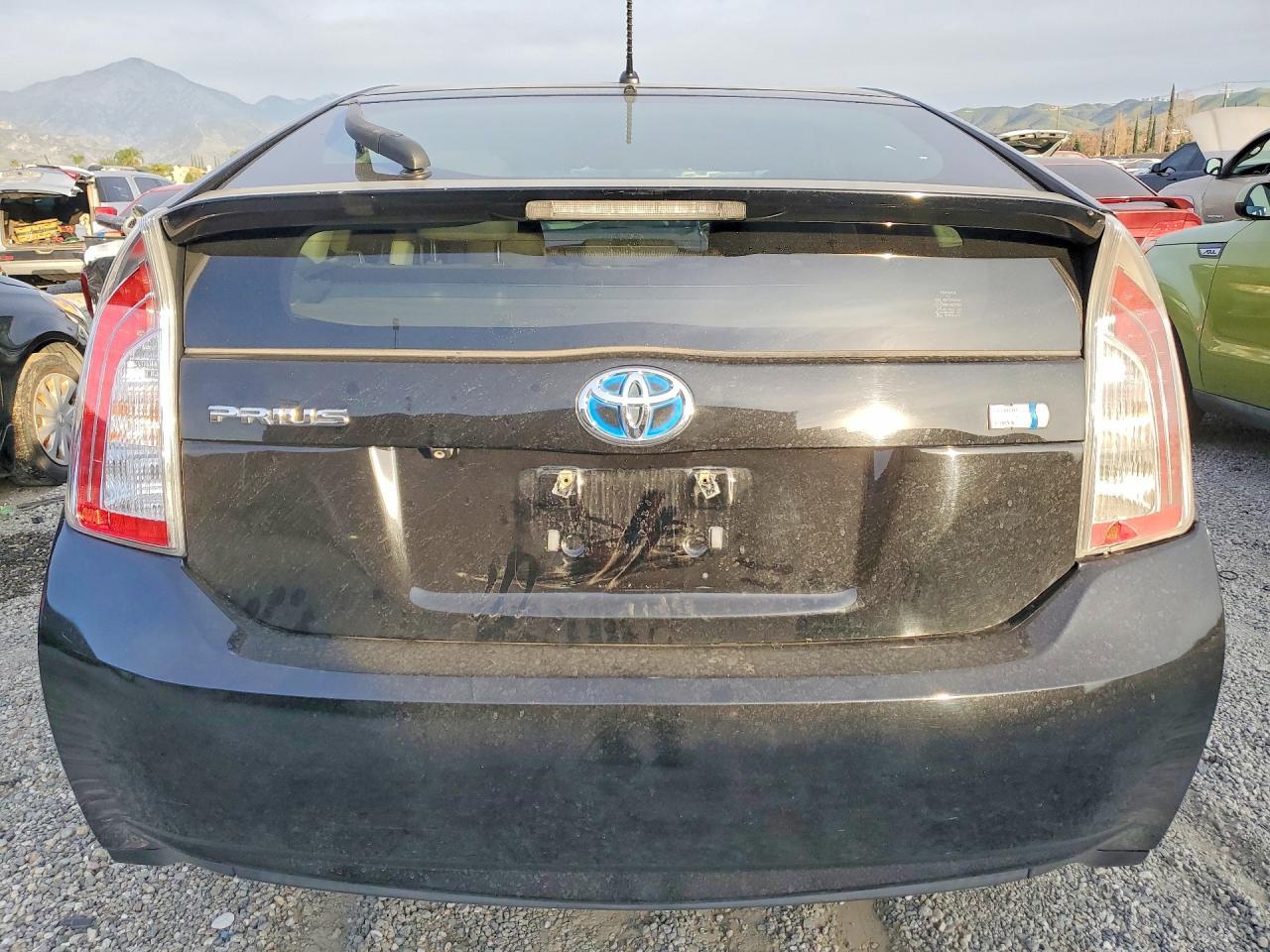 2015 Toyota Prius Two - Image 6