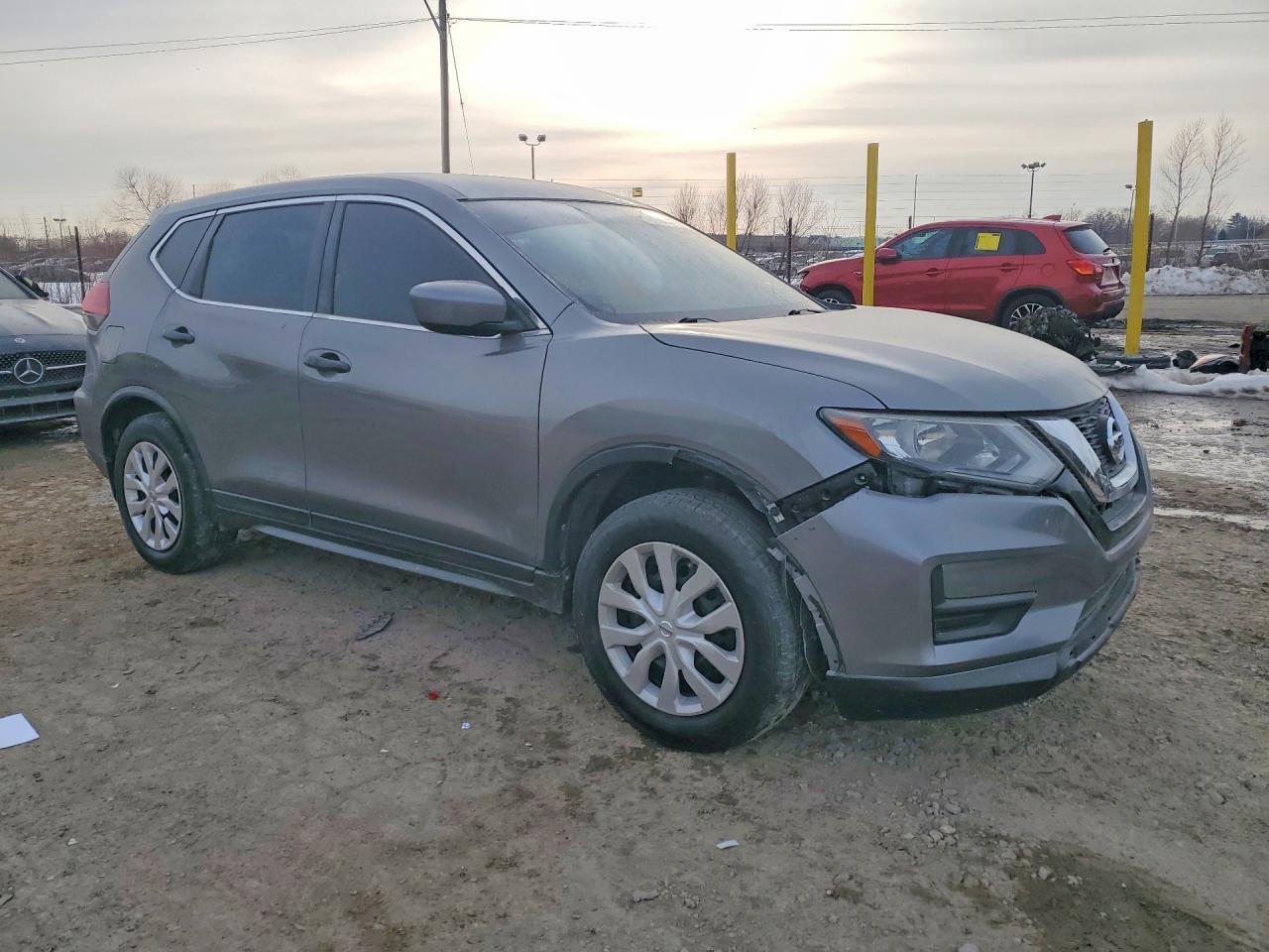 2017 Nissan Rogue S - Image 4
